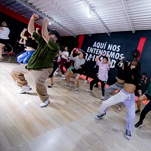 Clase de baile urbano en Studio 110, Bogotá